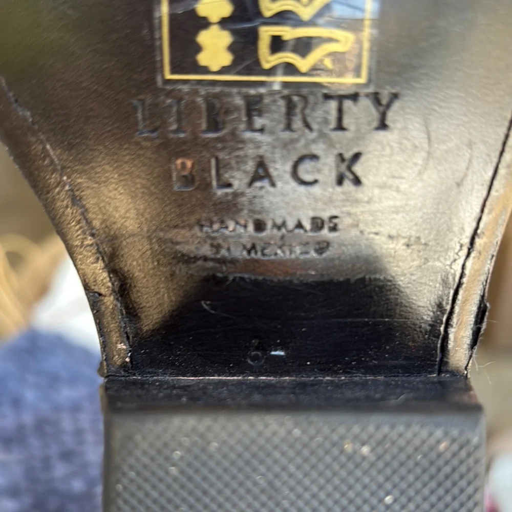 LIBERTY Black Boots with Red and Green Embroidery - Picture 11 of 12